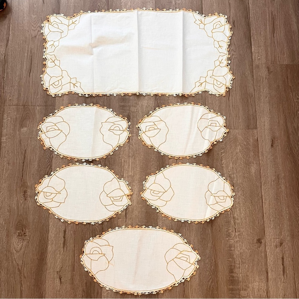 6 PCs Vtg Orange Crochet Edged Linen Rose Doilies Table Runners Dresser Scarf